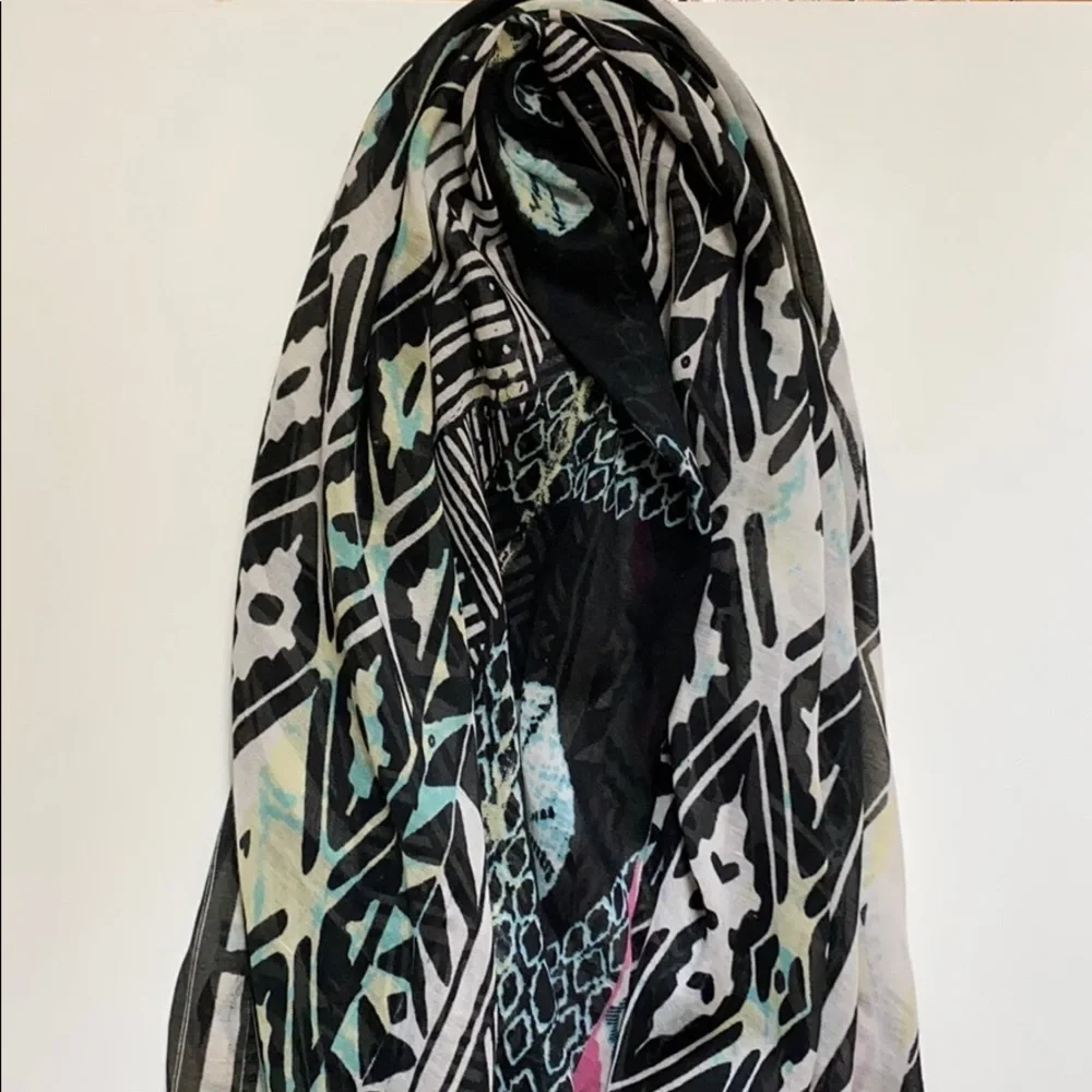 Express multicolored long scarf